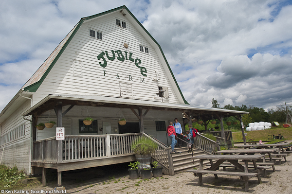 Jubilee Biodynamic Farm: Close Community Connections